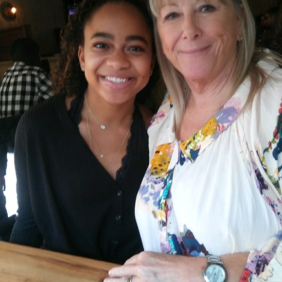 Meet your Posher, Lori - Picture 1 of 1